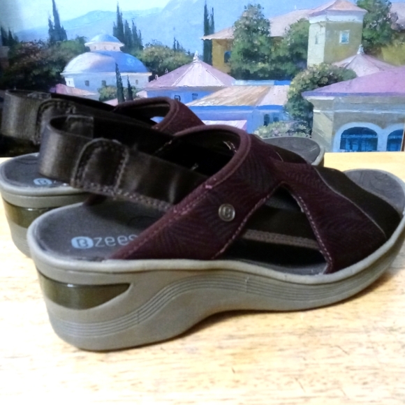 Bzees Dashing Shoot Sandals w/Cloud Tech Size 7.5 Women, FABULOUS GIFT GIVING - Picture 1 of 9